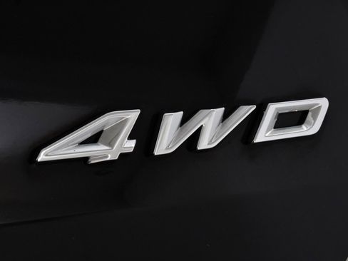 Used 2022 Ford Explorer XLT w/ Equipment Group 202A image 22