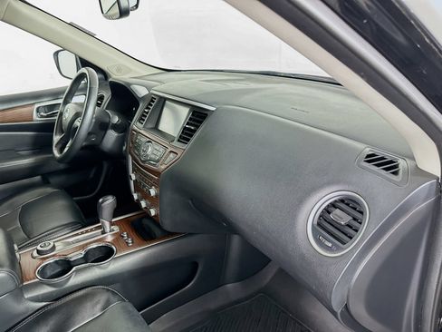 Used 2020 Nissan Pathfinder Platinum AWD/4WD image 31
