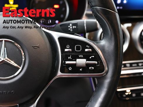 Used 2021 Mercedes-Benz GLC 300 4MATIC w/ Multimedia Package image 16