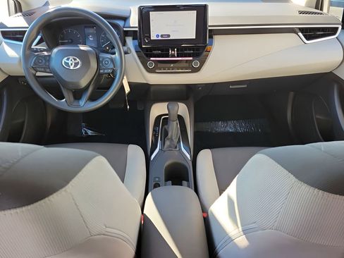 Used 2025 Toyota Corolla LE image 12