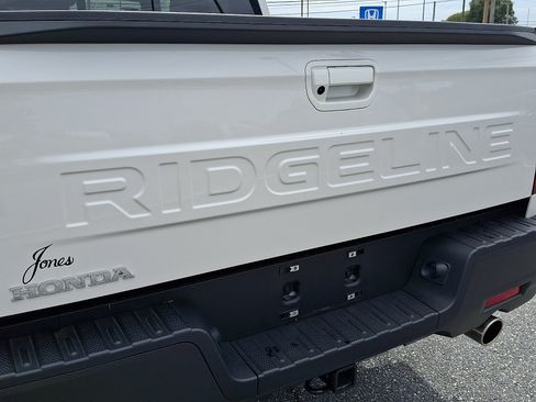 Certified 2025 Honda Ridgeline RTL image 33
