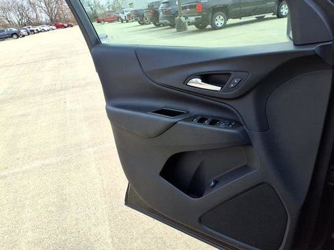 Used 2024 Chevrolet Equinox LT image 15