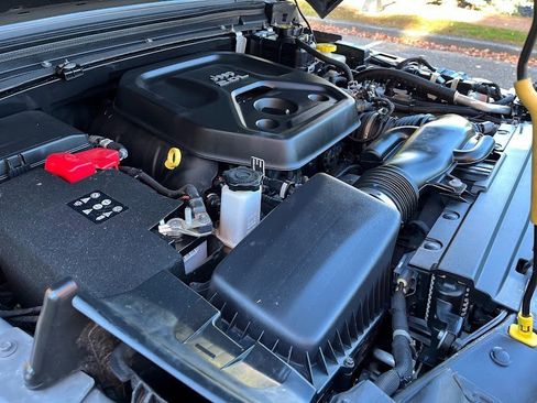 Used 2018 Jeep Wrangler Unlimited Sahara image 33