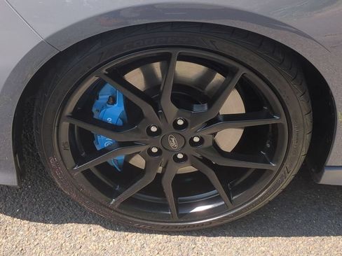 Used 2017 Ford Focus RS AWD/4WD image 10