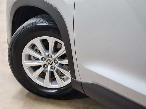 Used 2024 Toyota Grand Highlander AWD image 23