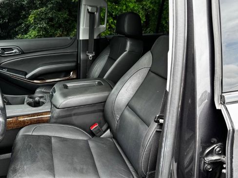 Used 2018 Chevrolet Suburban LT AWD/4WD image 10