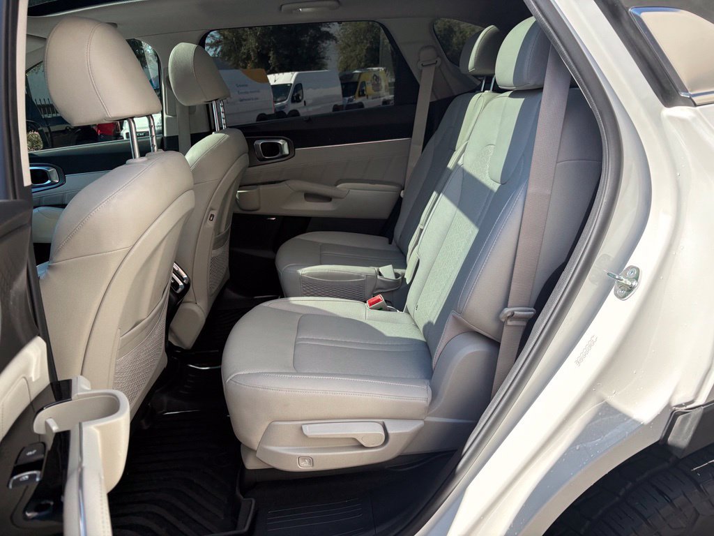 Used 2023 Kia Sorento SX Prestige w/ Panoramic Sunroof Package AWD/4WD image 10