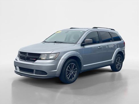 Used 2018 Dodge Journey SE w/ Blacktop Package FWD image 3