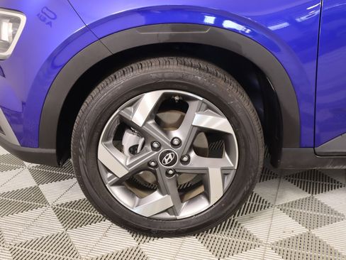 Used 2025 Hyundai Venue SEL image 16