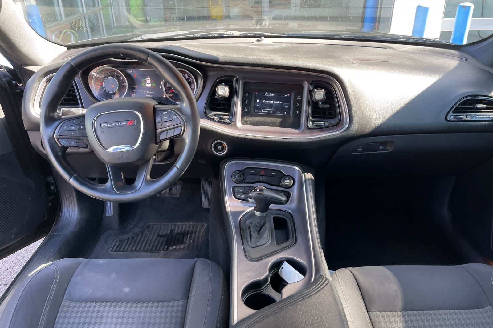 Used 2015 Dodge Challenger SXT RWD image 11