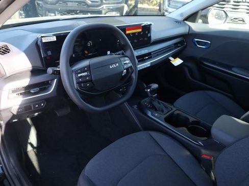 New 2025 Kia K4 LXS FWD image 11