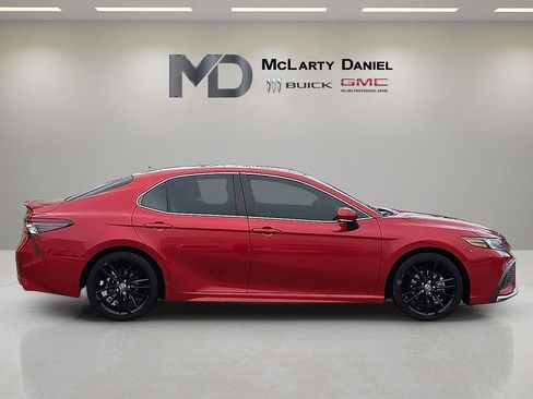 Used 2022 Toyota Camry XSE image 6