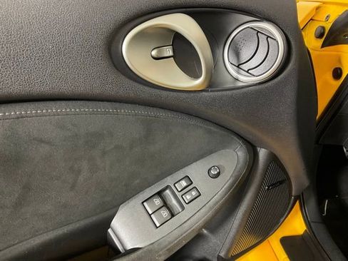 Used 2017 Nissan 370Z Touring image 26