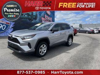 Used 2022 Toyota RAV4 LE AWD/4WD video 1