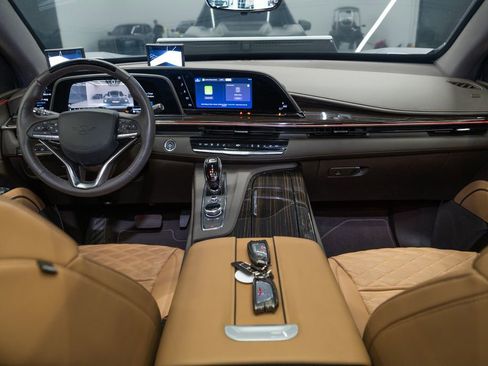 Used 2024 Cadillac Escalade Premium Luxury image 61