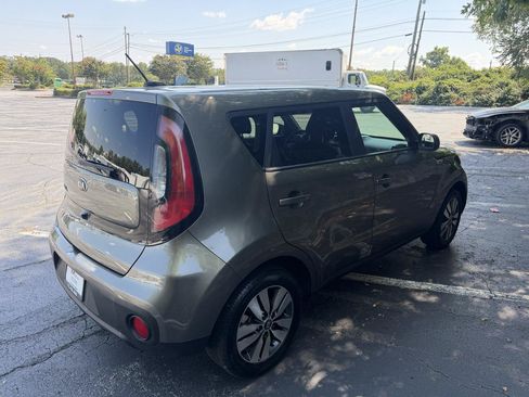 Used 2018 Kia Soul w/ Convenience Package FWD image 5