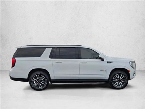 Used 2021 GMC Yukon XL AT4 w/ AT4 Premium Plus Package image 4