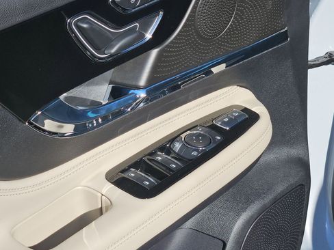 New 2026 Lincoln Corsair Premiere FWD image 18
