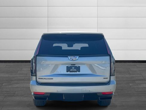 Certified 2024 Cadillac Escalade Sport Platinum w/ Heavy-Duty Trailer Package AWD/4WD image 4
