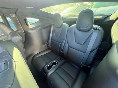 Used 2022 Tesla Model X image 5