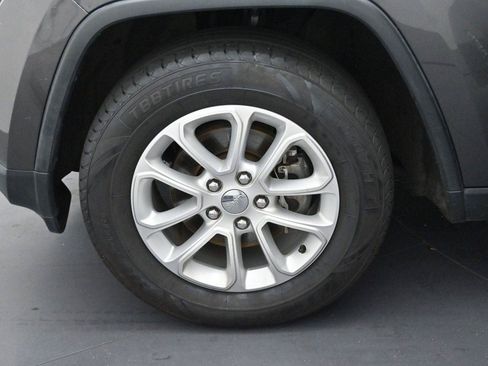 Used 2016 Jeep Grand Cherokee Laredo w/ Quick Order Package 23E RWD image 31