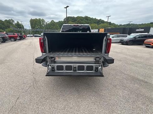 Used 2025 GMC Sierra 2500 SLT AWD/4WD image 18