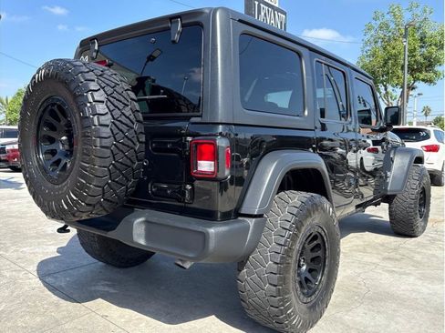 Used 2018 Jeep Wrangler Unlimited Sport S AWD/4WD image 48