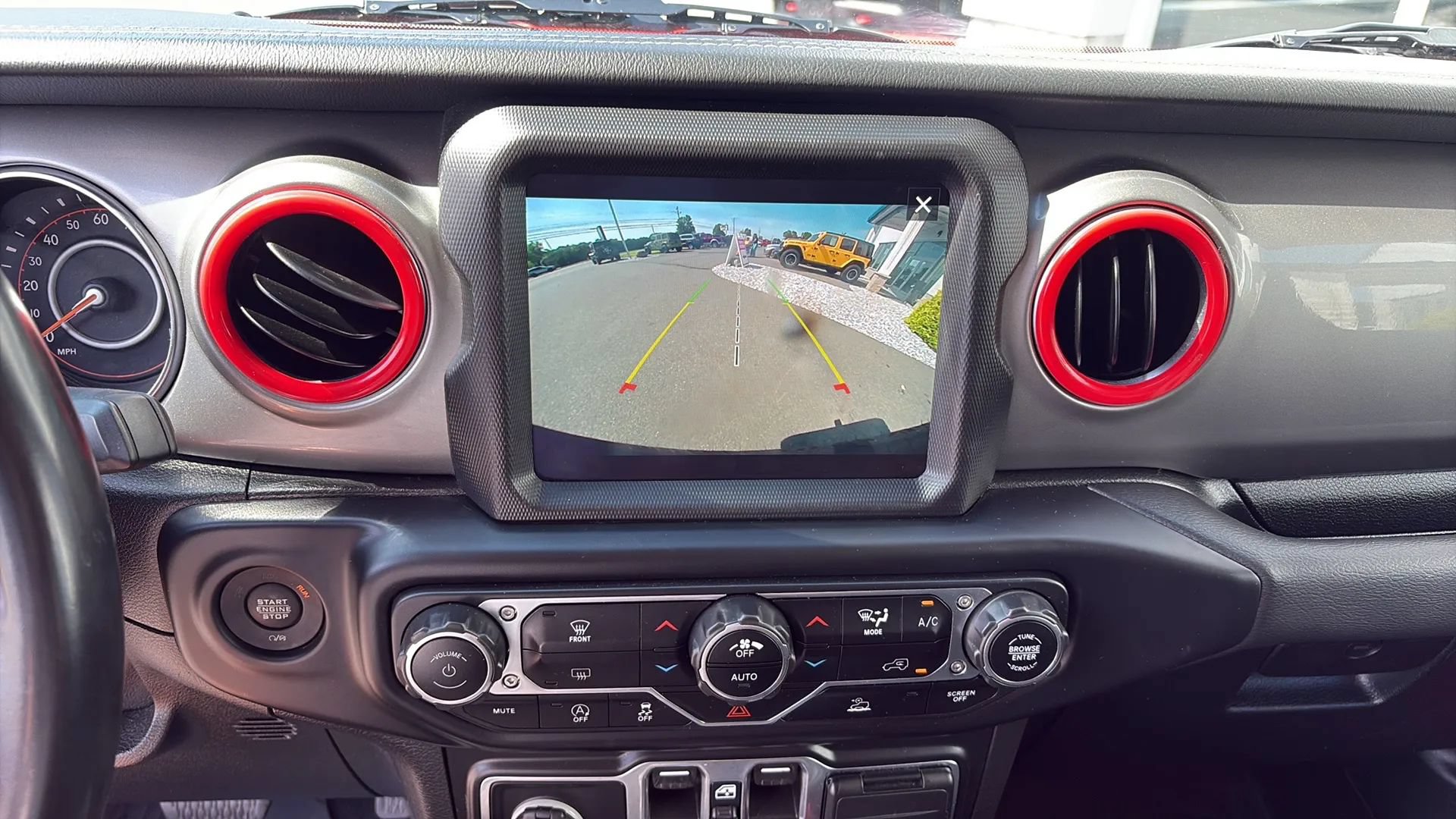 Used 2021 Jeep Wrangler Unlimited Sahara w/ Uconnect 4C Nav & Sound Group AWD/4WD image 10