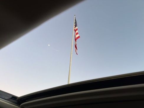 Used 2020 Toyota Highlander XLE image 14