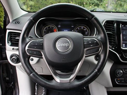 Used 2020 Jeep Cherokee Limited image 21