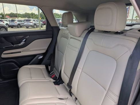 Used 2025 Lincoln Corsair FWD image 29