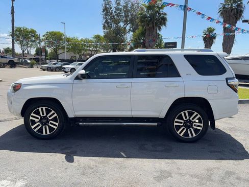 Used 2015 Toyota 4Runner SR5 image 4