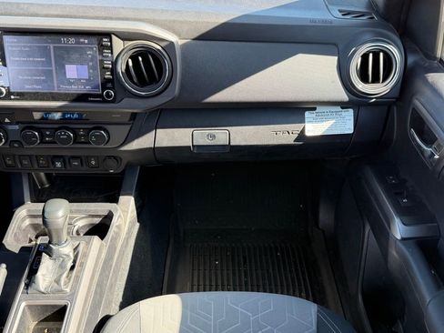 Used 2021 Toyota Tacoma TRD Off-Road w/ Technology Package image 18