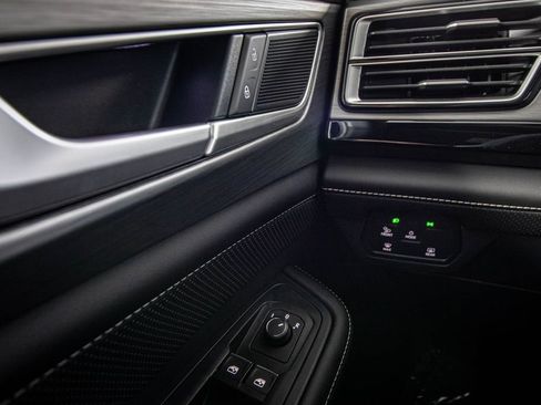 New 2026 Volkswagen Atlas Cross Sport SE FWD image 37