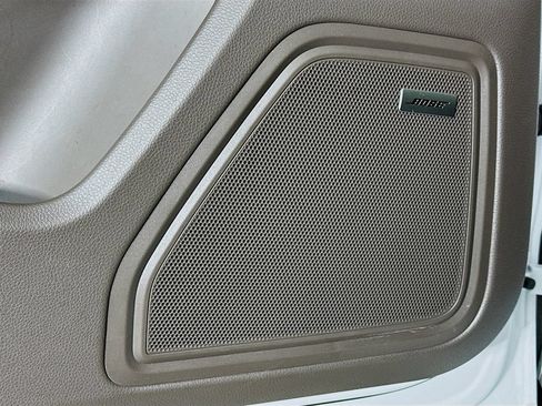 Certified 2025 Porsche Macan AWD/4WD image 21