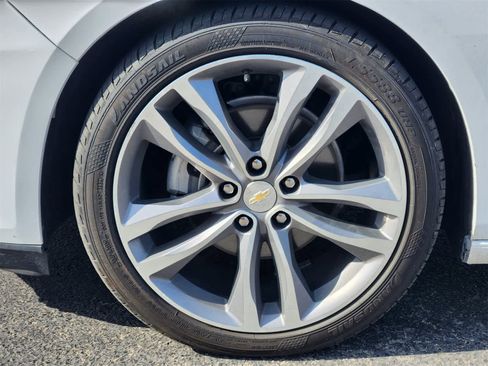 Used 2023 Chevrolet Malibu LT image 9