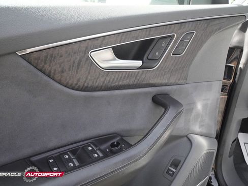 Used 2019 Audi Q8 Prestige image 17