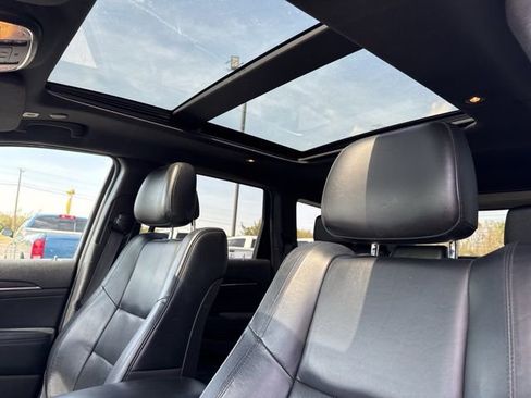 Used 2020 Jeep Grand Cherokee Limited w/ Luxury Group II image 32