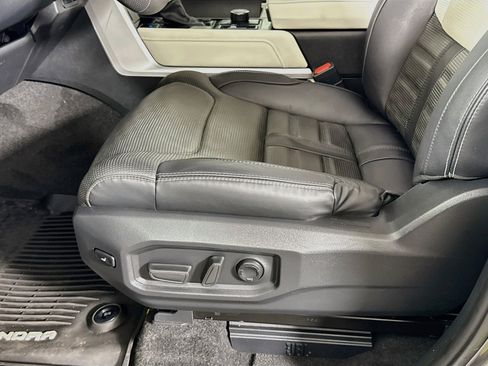Certified 2023 Toyota Tundra Capstone AWD/4WD image 21