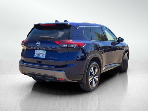 Used 2025 Nissan Rogue SL w/ Tech Package AWD/4WD image 4