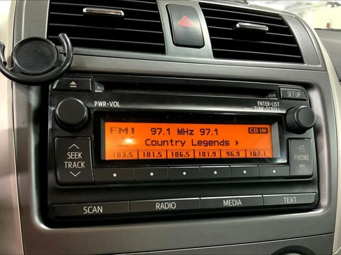 Used 2012 Toyota Corolla LE FWD image 24