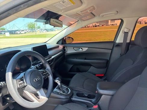 Used 2019 Kia Forte LXS FWD image 7