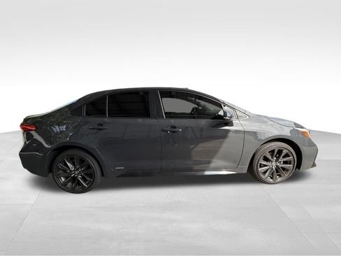 Used 2024 Toyota Corolla SE w/ SE Package AWD/4WD image 4