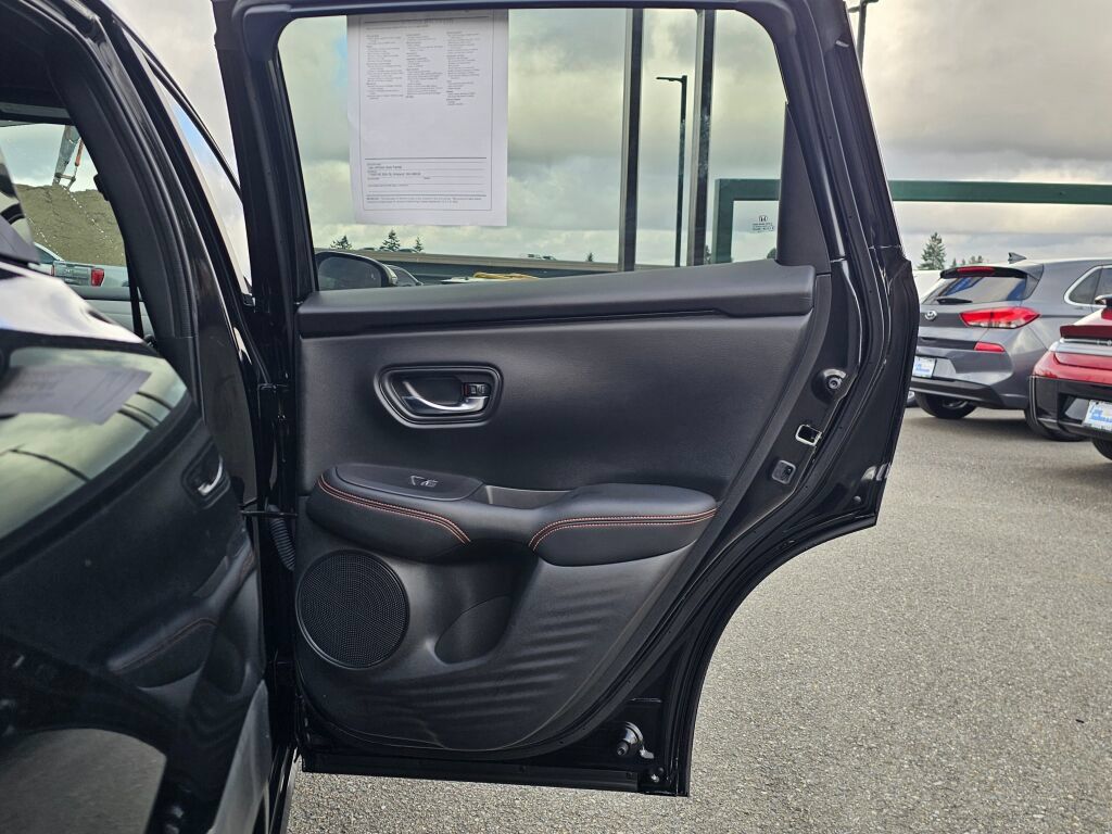 Used 2023 Honda HR-V Sport image 29