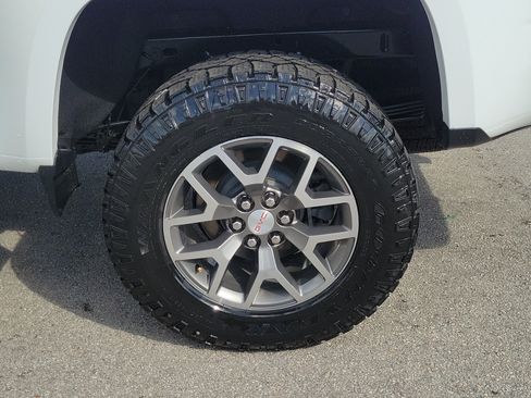 Used 2022 GMC Canyon AT4 w/ Trailering Package image 26