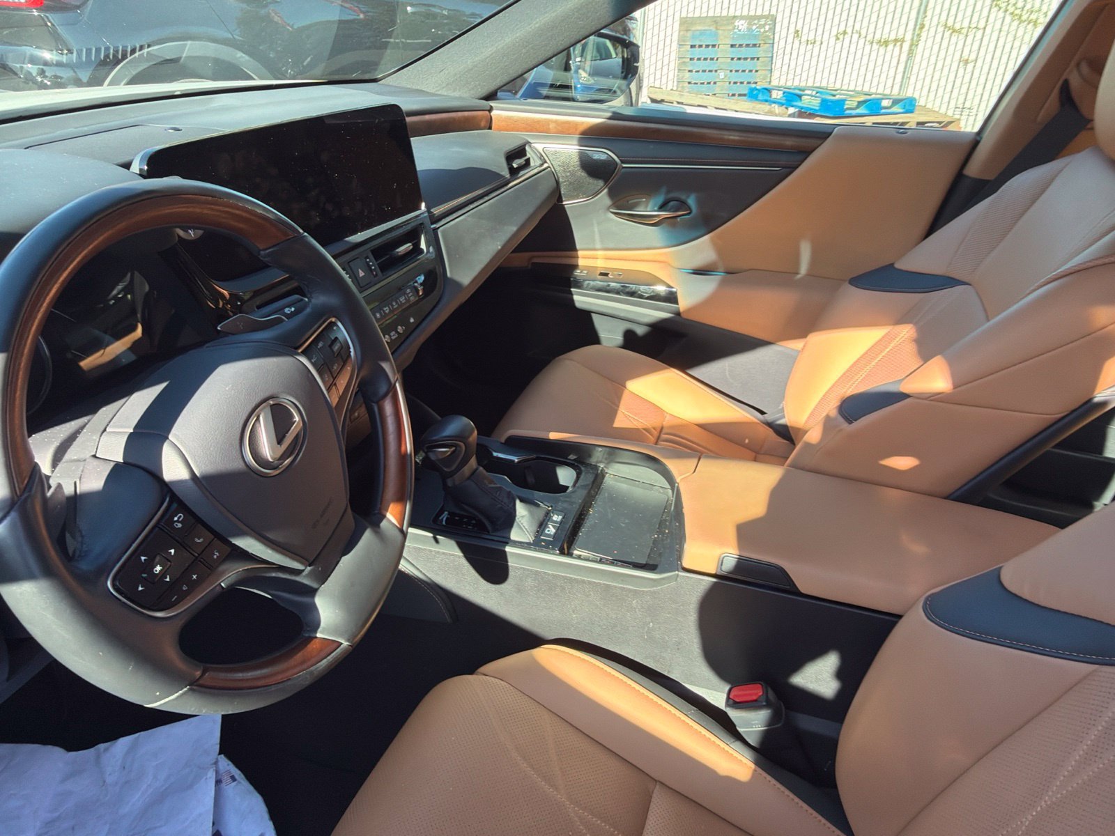 Used 2025 Lexus ES 300h w/ Accessory Package (Z1) FWD image 5