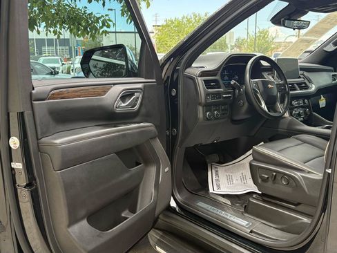 Used 2024 Chevrolet Tahoe Premier w/ Premium Package RWD image 20