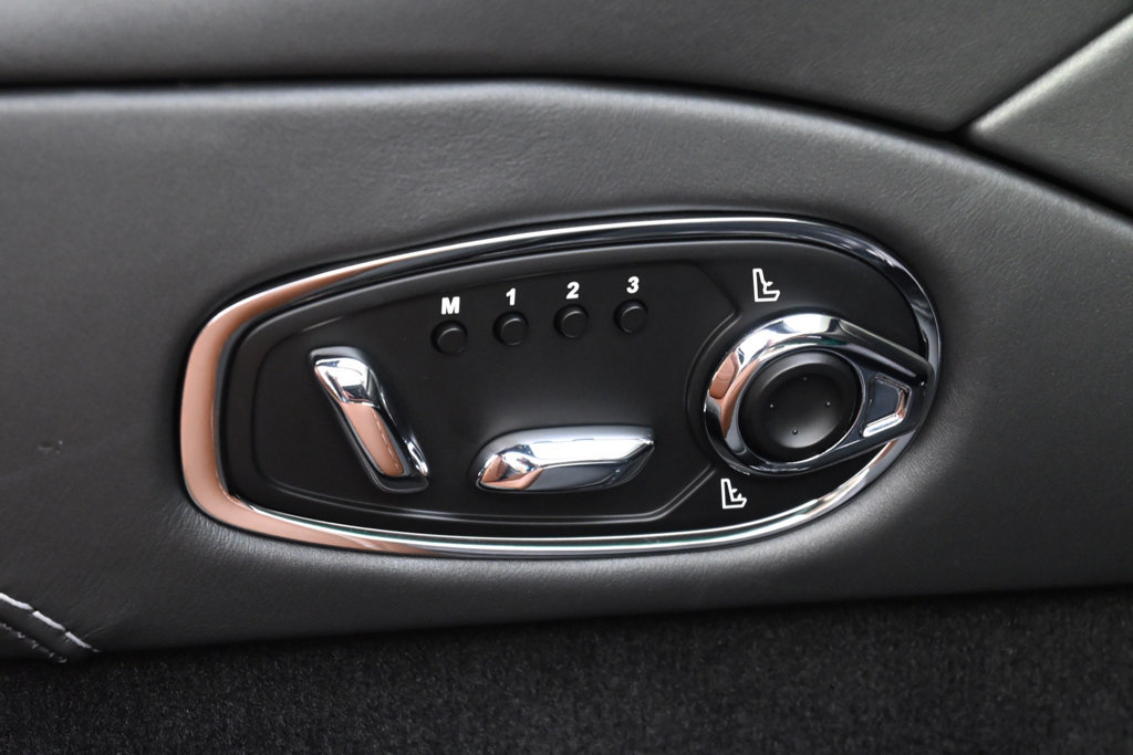 Used 2023 Aston Martin DBS Coupe RWD image 17