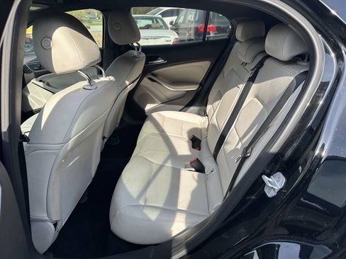 Used 2017 Mercedes-Benz GLA 250 4MATIC image 22