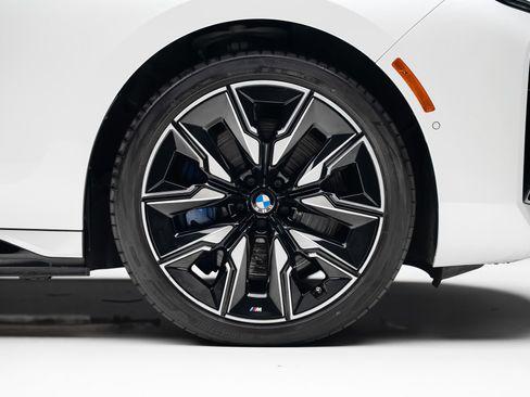 Used 2024 BMW i7 M70 AWD/4WD image 40